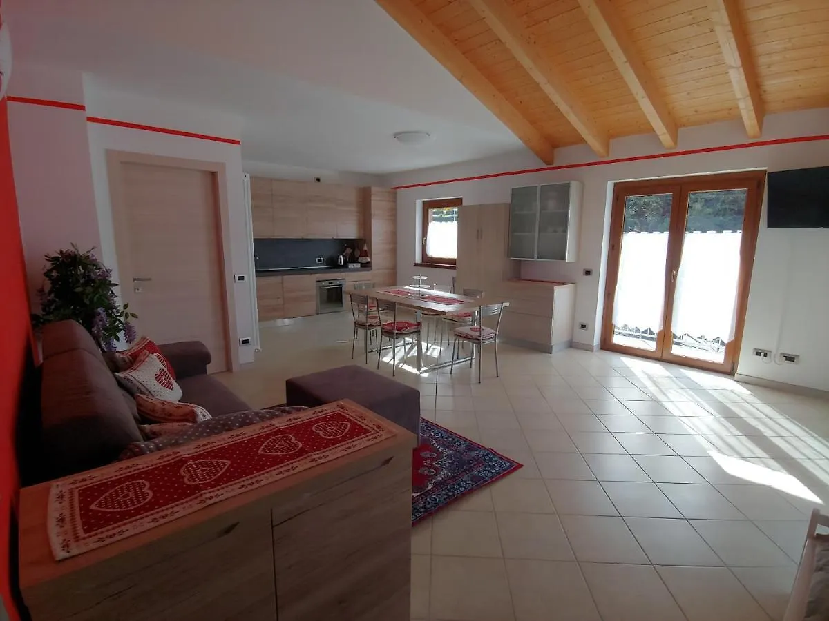 Pisolo Selvaggio Lejlighed Tirano Italien